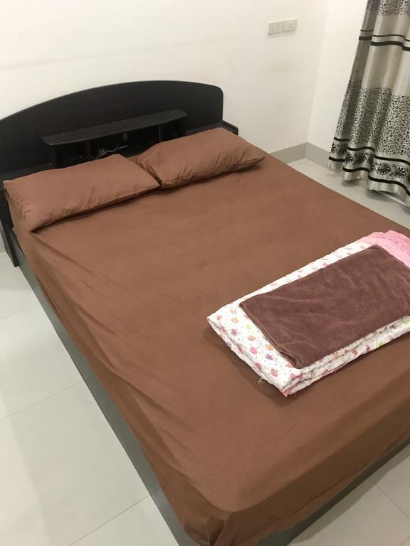 New Era Guesthouse Пхукет Экстерьер фото